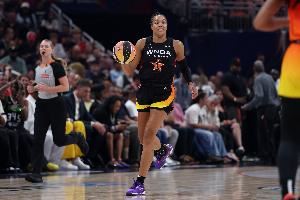 🌟新的历史纪录36分+9板！科利尔荣获WNBA全明星MVP🙌